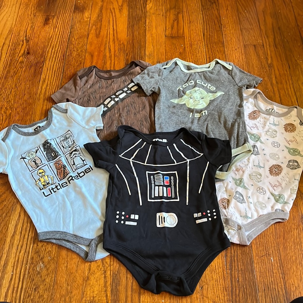 Never Worn Star Wars 24 month onesies